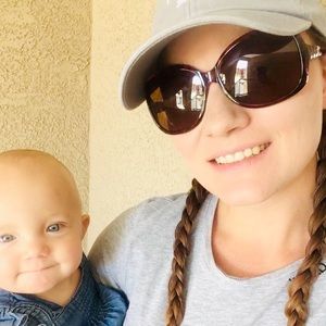 Meet your Posher, Courtney